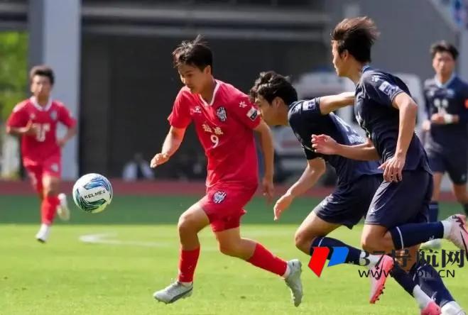 江苏省城市足球联赛揭秘：为何比职业联赛更具吸引力？